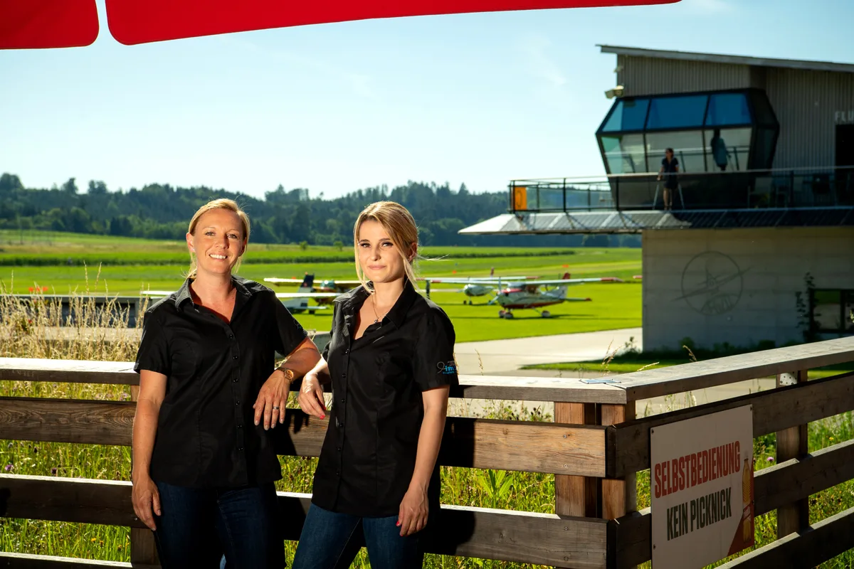Restaurant im Speck: Cheyenne Kessler (hellere Haare) und Geschäftspartnerin Sabrina Gisler übernehmen den Betrieb.